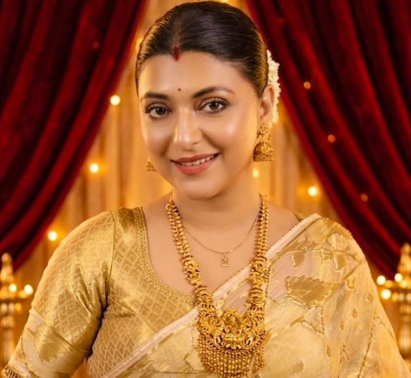 রোহিণী অসাধারণ সুন্দরী মেয়ে